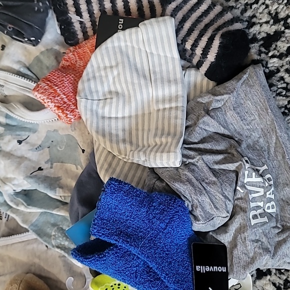 0-3  boys infant - Picture 3 of 4